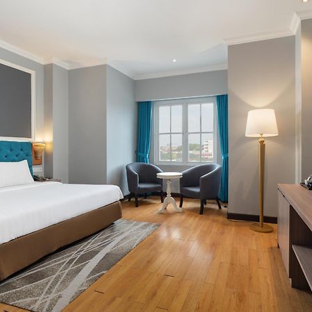 Luminor Hotel Palembang By Wh Free Massage 10 Minutes Екстериор снимка