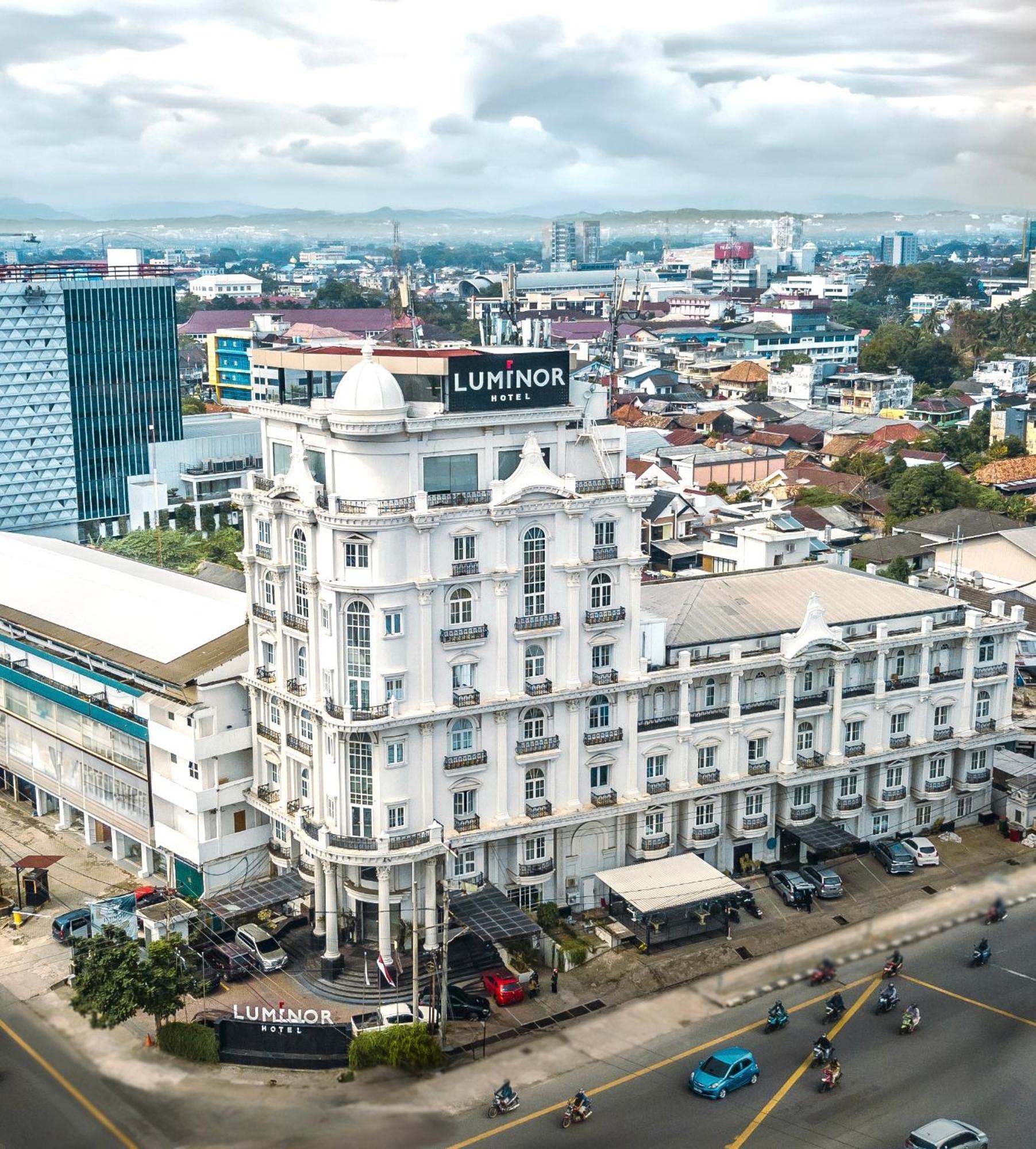 Luminor Hotel Palembang By Wh Free Massage 10 Minutes Екстериор снимка